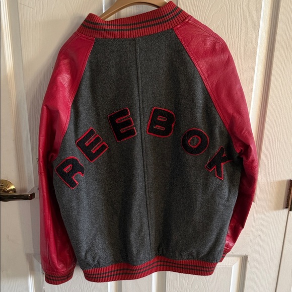 Vintage 1980’s Reebok Red and Gray Bomber Jacket size Men’s Medium - Picture 3 of 4